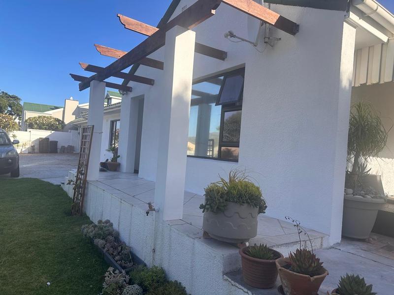 4 Bedroom Property for Sale in Fish Hoek Western Cape